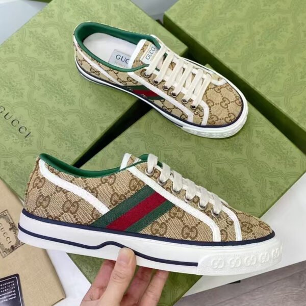 SB00102 High Quality Shoes Sneakers