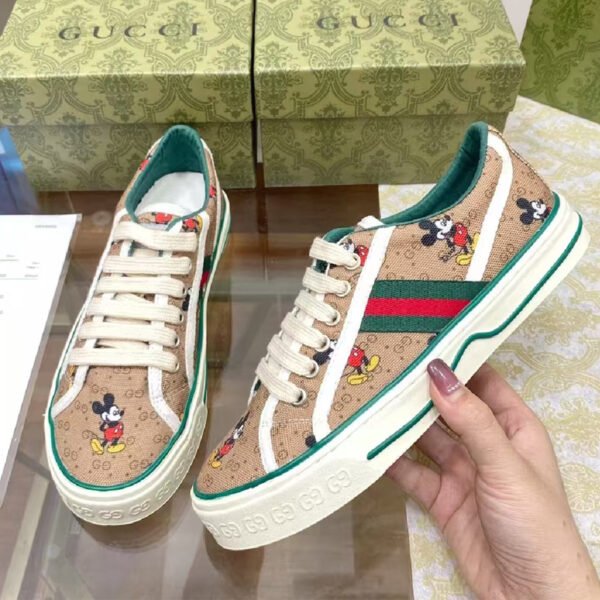 SB00101 High Quality Shoes Sneakers