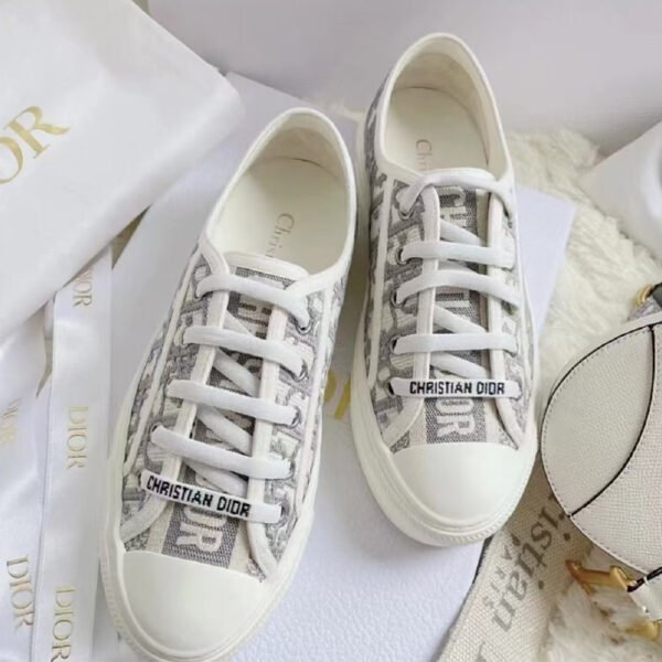 SD00102 High Quality Shoes Sneakers